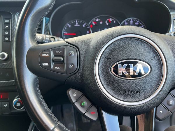 2018 Kia Carens 2 1.7 CRDI ISG  7 Seater 348350827