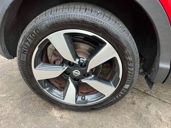 2016 Nissan Qashqai N-Connecta 1.5 DCI 348351296