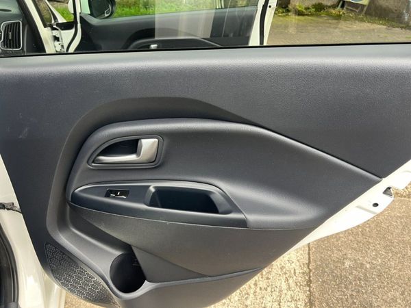 2015 (152) Kia Rio SR7 1.25 Petrol 348351346