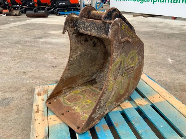 18" WHITESDIGGING BUCKET.....60mm PINS....569. 348370345