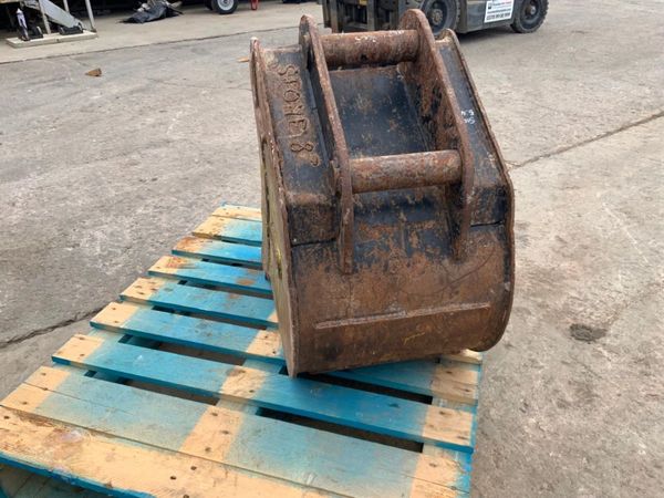 18" WHITESDIGGING BUCKET.....60mm PINS....569. 348370346