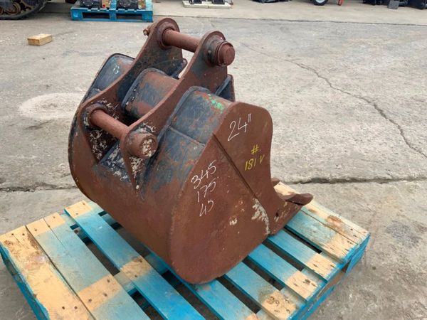 24" JCB 3CX DIGGING BUCKET...45mm PINS...181v. 348481818