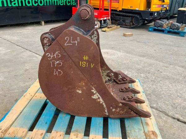 24" JCB 3CX DIGGING BUCKET...45mm PINS...181v. 348481819