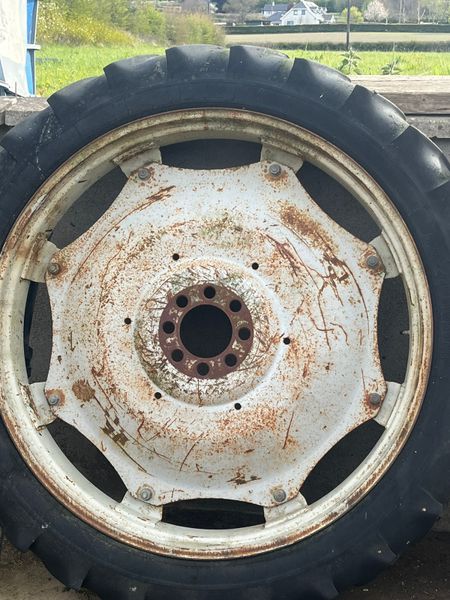 Row crop wheels 348548736