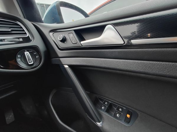 152 VW Golf 1.2 TSA Automatic  ( Showroom Conditio 348587432