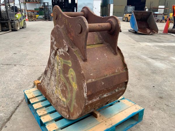 24" DIGGING BUCKET...    65mm PINS...   159v. 348697295