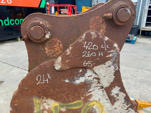 24" DIGGING BUCKET...    65mm PINS...   159v. 348697297