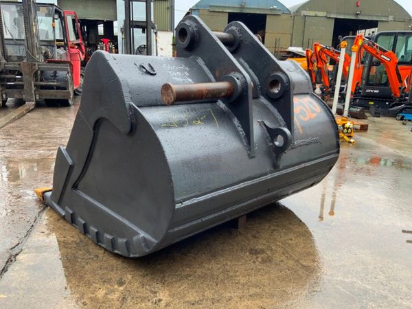 72"  DIGGING BUCKET.........90mm PINS.....1520. 348699916