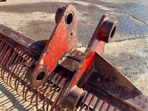 72"  RIDDLE / GRADING BUCKET....65mm PINS.....172 348821509