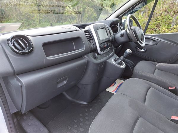 Nissan NV300 211 2.0L Mint van-Price includes Vat 349062941