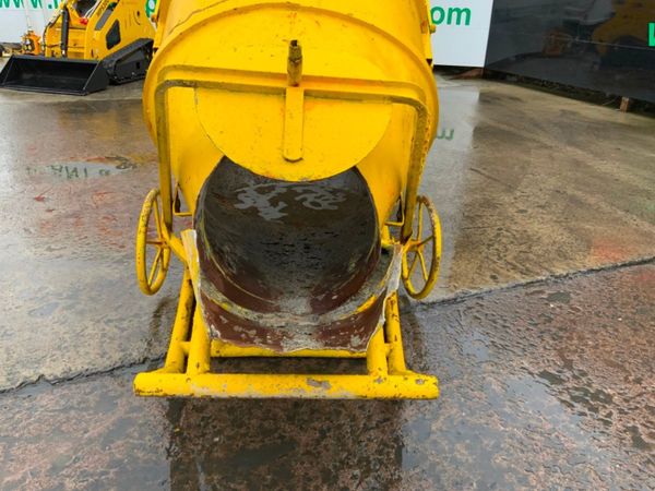 BANANA TYPE CONCRETE SHUTTERING SKIP...1563k. 349179087