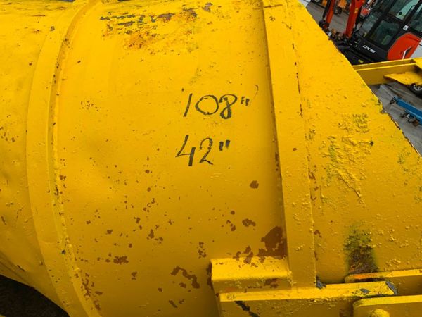 BANANA TYPE CONCRETE SHUTTERING SKIP...1563k. 349179080