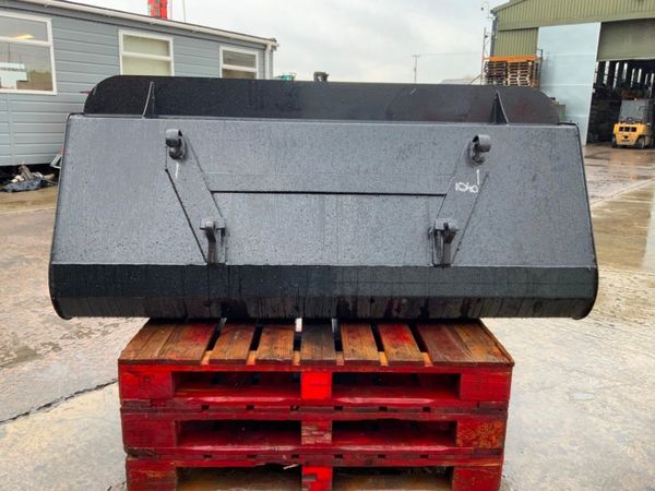 EURO BRACKETS 72" FRONT LOADER BUCKET.747B 349180027