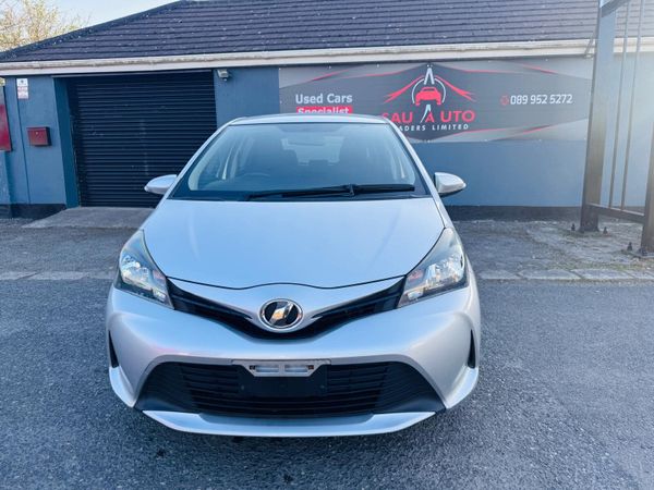 Toyota Vitz 2015 349395085