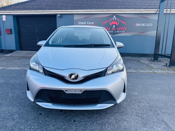 Toyota Vitz 2015 349395087