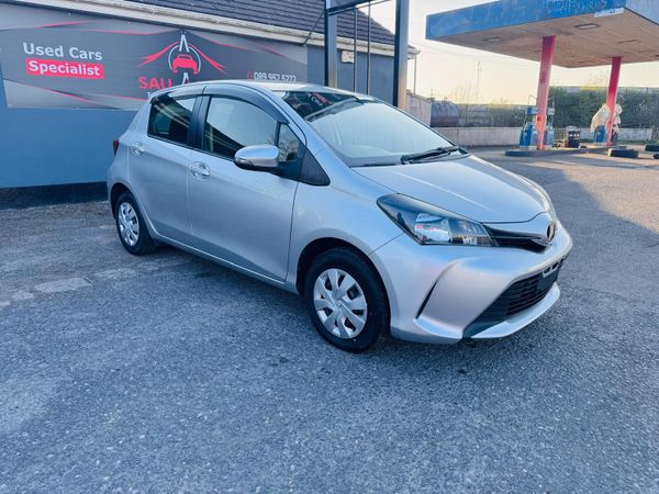 Toyota Vitz 2015 349395101