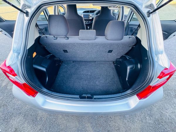Toyota Vitz 2015 349395118