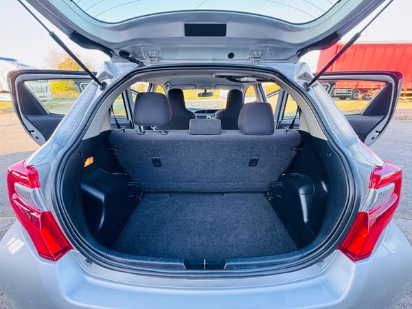 Toyota Vitz 2015 349395119