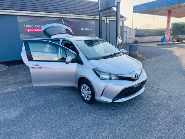 Toyota Vitz 2015 349395110