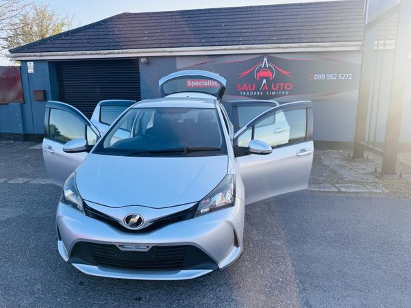 Toyota Vitz 2015 349395113