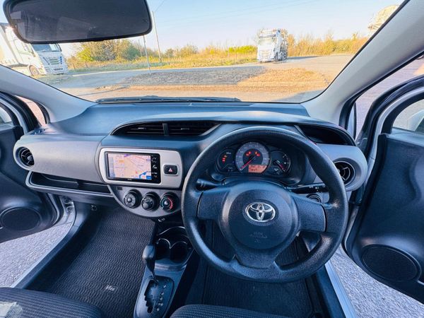 Toyota Vitz 2015 349395123