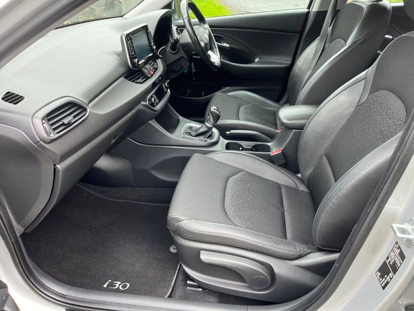 Hyundai i30 1.0 T-GDI Deluxe Plus 349504619