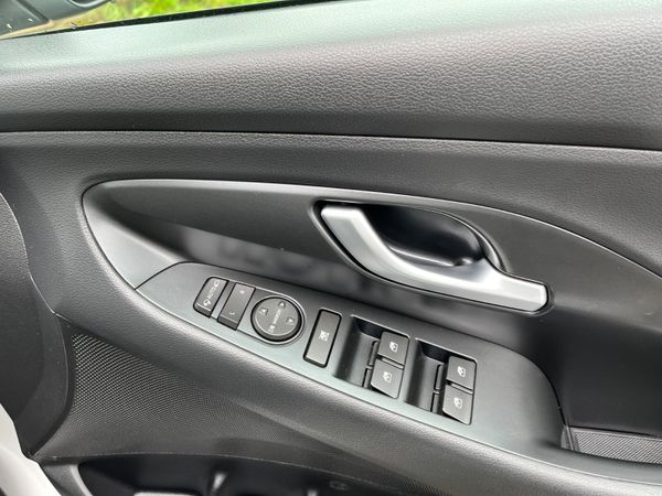 Hyundai i30 1.0 T-GDI Deluxe Plus 349504626