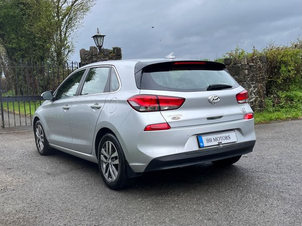 Hyundai i30 1.0 T-GDI Deluxe Plus 349504623