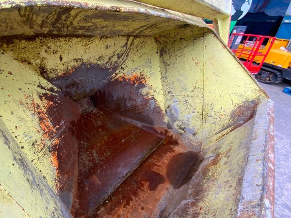 2000lts EICHINGER CONCRETE SKIP.......1561.... 349534528