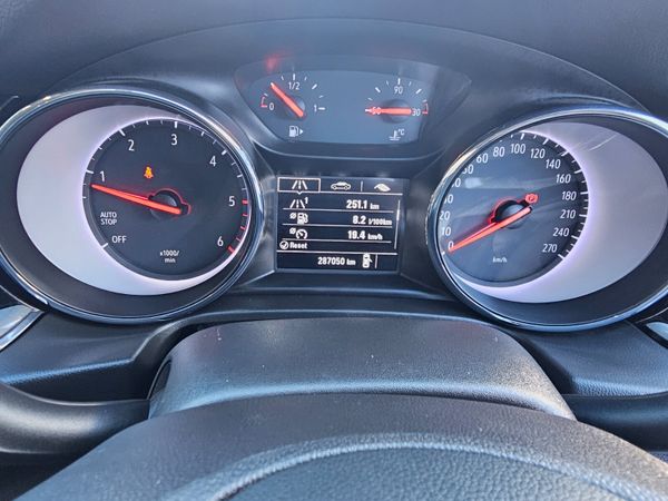 OPEL INSIGNIA 1.6D // NEW TIMING CHAIN AND CLUTCH 349532091
