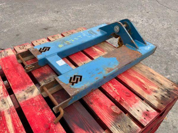 CONQUIP FORK LIFT  HOOK ATTACHMENT.......1373t. 349554613