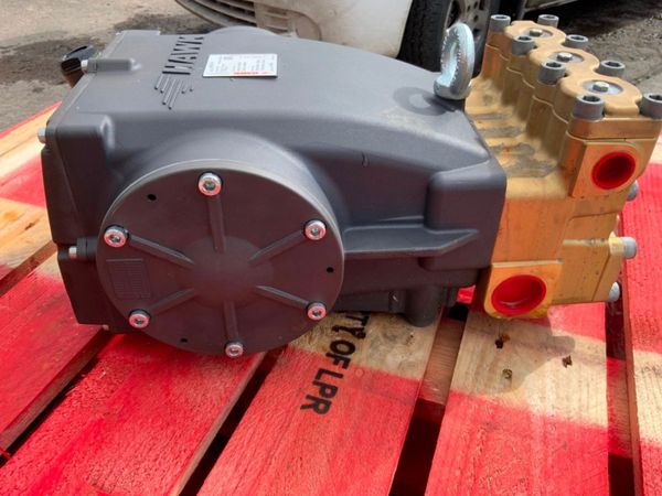 UNUSED HAWK HFR80SR WASHER PUMP....80lts/min. 349652107