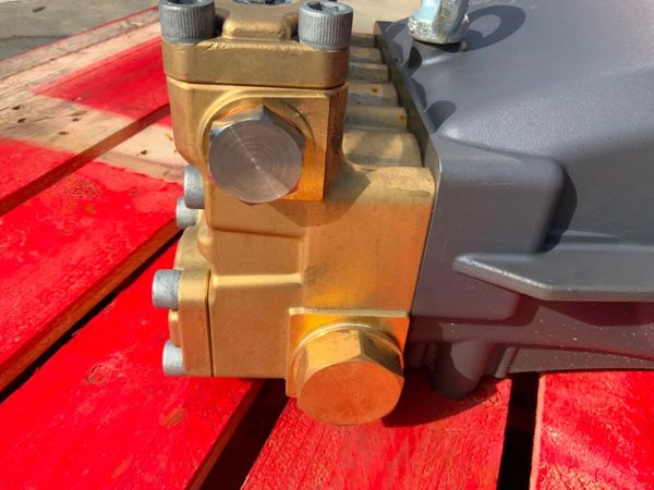 UNUSED HAWK HFR80SR WASHER PUMP....80lts/min. 349652116
