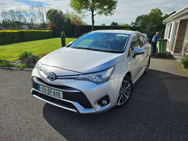 Toyota Avensis 2017 349795605