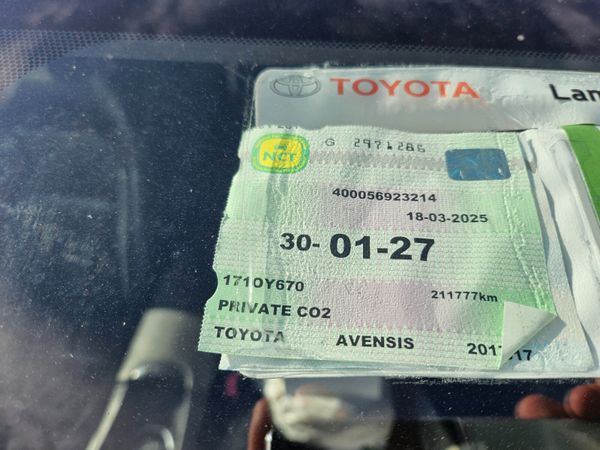 Toyota Avensis 2017 349795607