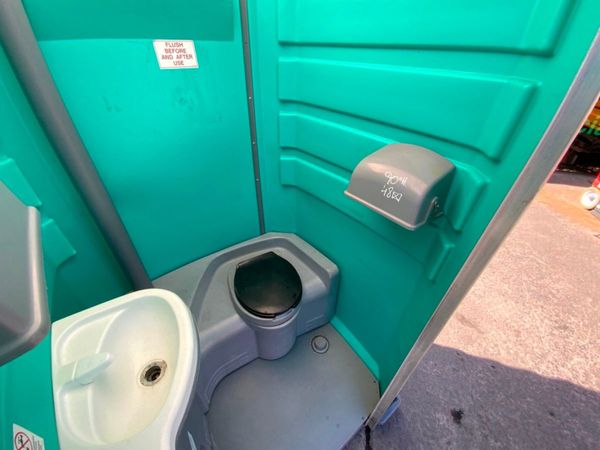 BUILDERS SITE TOILETS / PORTABLE LOO.....646p. 349790477