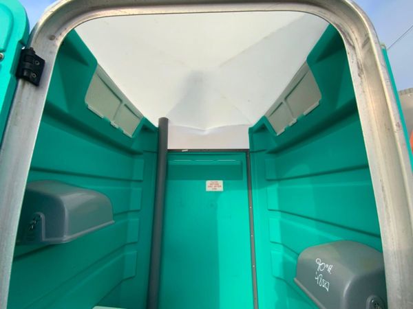 BUILDERS SITE TOILETS / PORTABLE LOO.....646p. 349790472