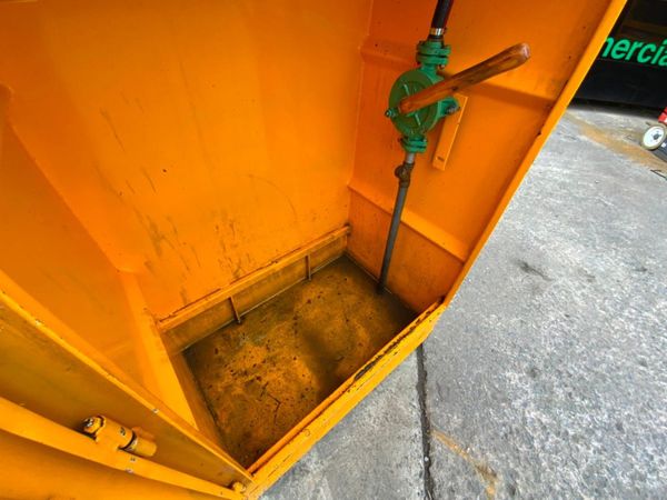1100 ltr WESTERN WASTE OIL BUNDED  TANK....718k. 349792173
