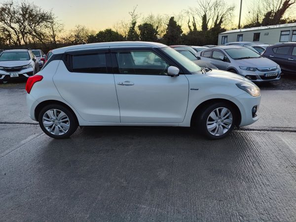 172 Suzuki Swift **Hybrid**(Pearl White) 340038215