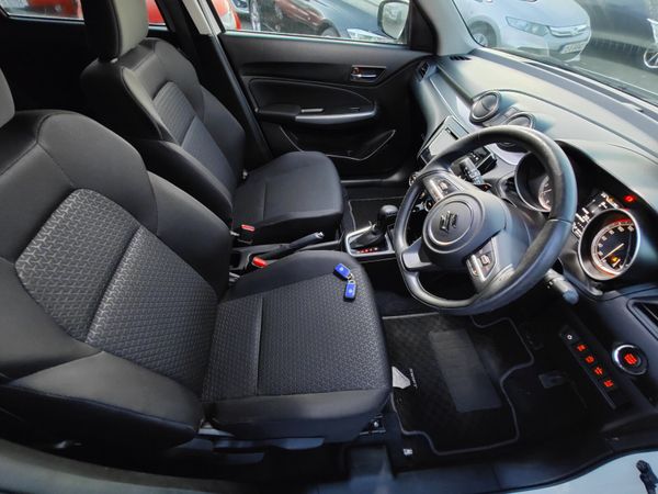 172 Suzuki Swift **Hybrid**(Pearl White) 340038288