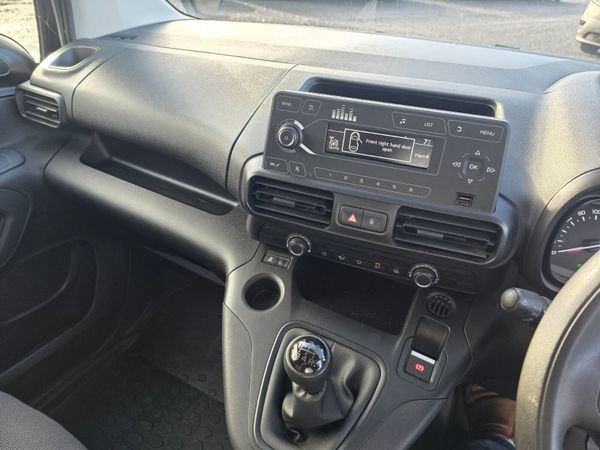 Citroen Berlingo 2020 340145434