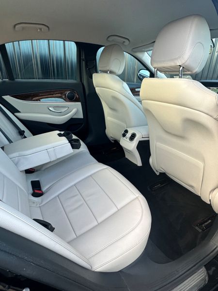 Mercedes-Benz E220d Exclusive *1Owner 340213690