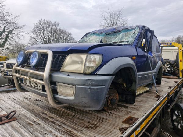 Toyota landcruiser 96 to 03 breaking for parts 340312076