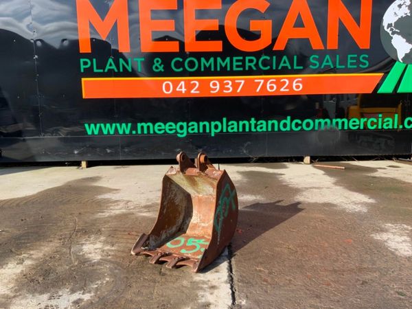 24" DIGGING BUCKET...45mm PINS.........057. 340387457