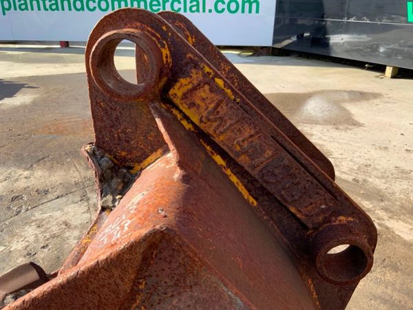24" DIGGING BUCKET...45mm PINS.........057. 340387460