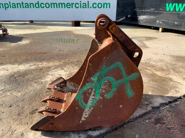 24" DIGGING BUCKET...45mm PINS.........057. 340387461