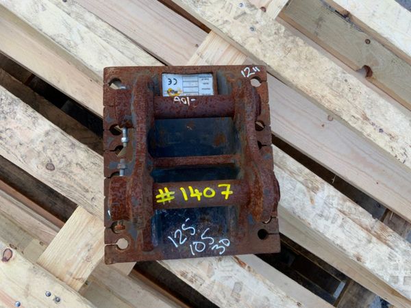 Q/HITCH HAMMER CRADLE....30mm PINS.......1407. 340405775