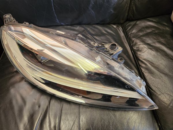 Genuine Volvo V40 front LED headlight RHD 340406135