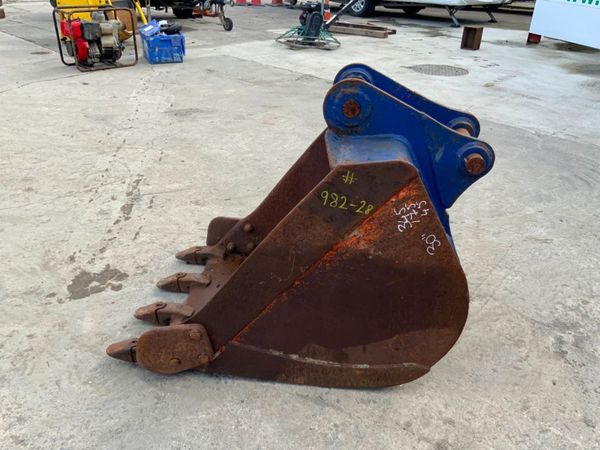 30" DIGGING BUCKET....45mm PINS.....982-28. 340582819