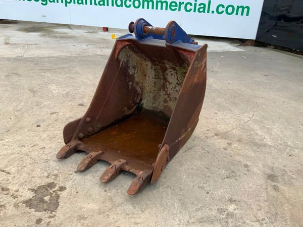 30" DIGGING BUCKET....45mm PINS.....982-28. 340582820